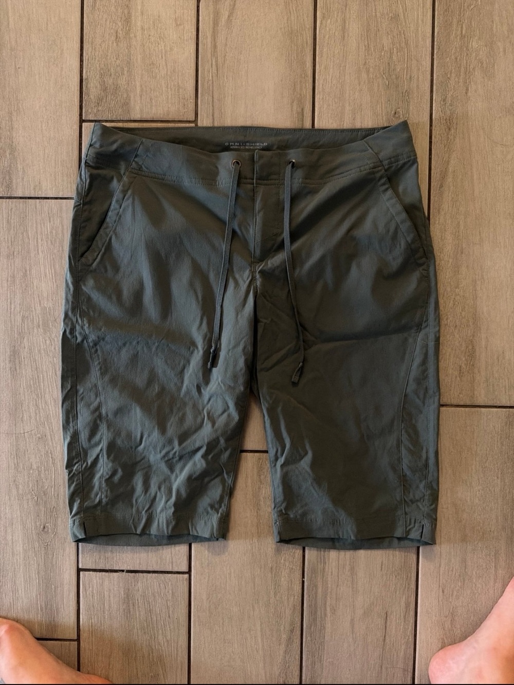 Columbia women’s Olive Drawstring Athletic Shorts